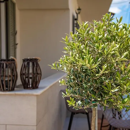 Luxury Aparthotel 4*
