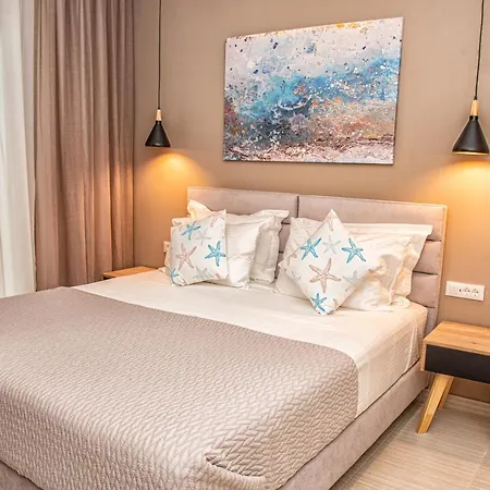 Aparthotel Luxury *