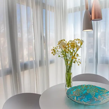 Luxury Apartahotel 4*